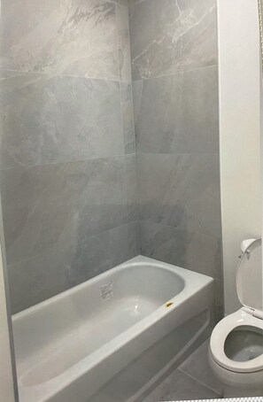 Bathroom - New 2 bedroom apartment in Toronto 
782 St. Clair ave.west (Toronto)