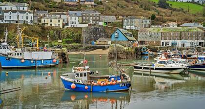 Cottage in Mevagissey Near Harbor & Beaches