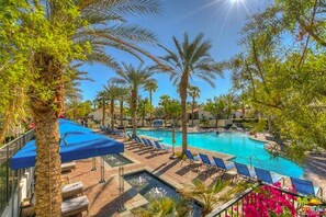 Pool - La Quinta King Suite with Views, FP, Private Patio,Kitchenette-064225 (La Quinta)