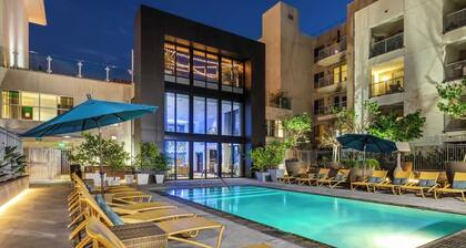 Chic 1-bedroom apartment in marvelous West Hollywood with fitness room, AC