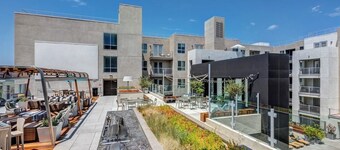 Chic 1-bedroom apartment in marvelous West Hollywood with fitness room, AC