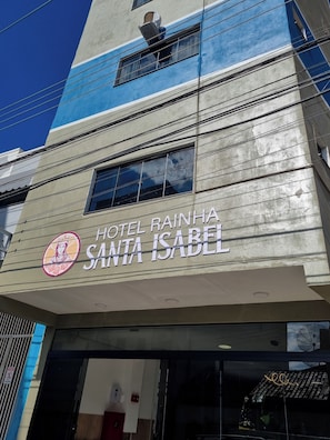 Mặt tiền nơi lưu trú