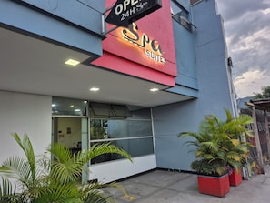 Fachada de la propiedad