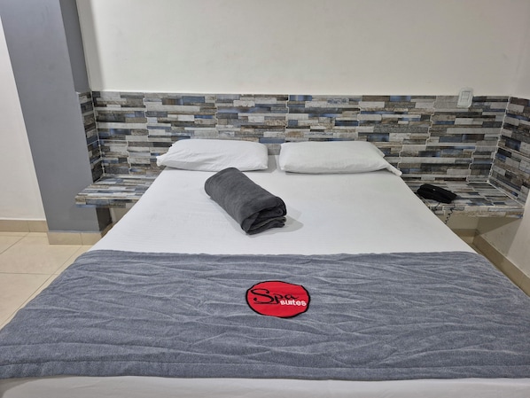 1 habitación y ropa de cama de alta calidad