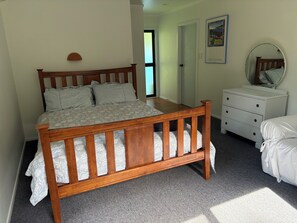1 bedroom, iron/ironing board, WiFi, bed sheets - Delightful studio set in Rural Waikato, 20 mins from Cambridge (Tauwhare)