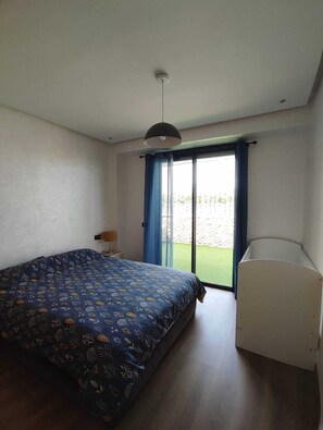 3 bedrooms, iron/ironing board, travel cot, WiFi
