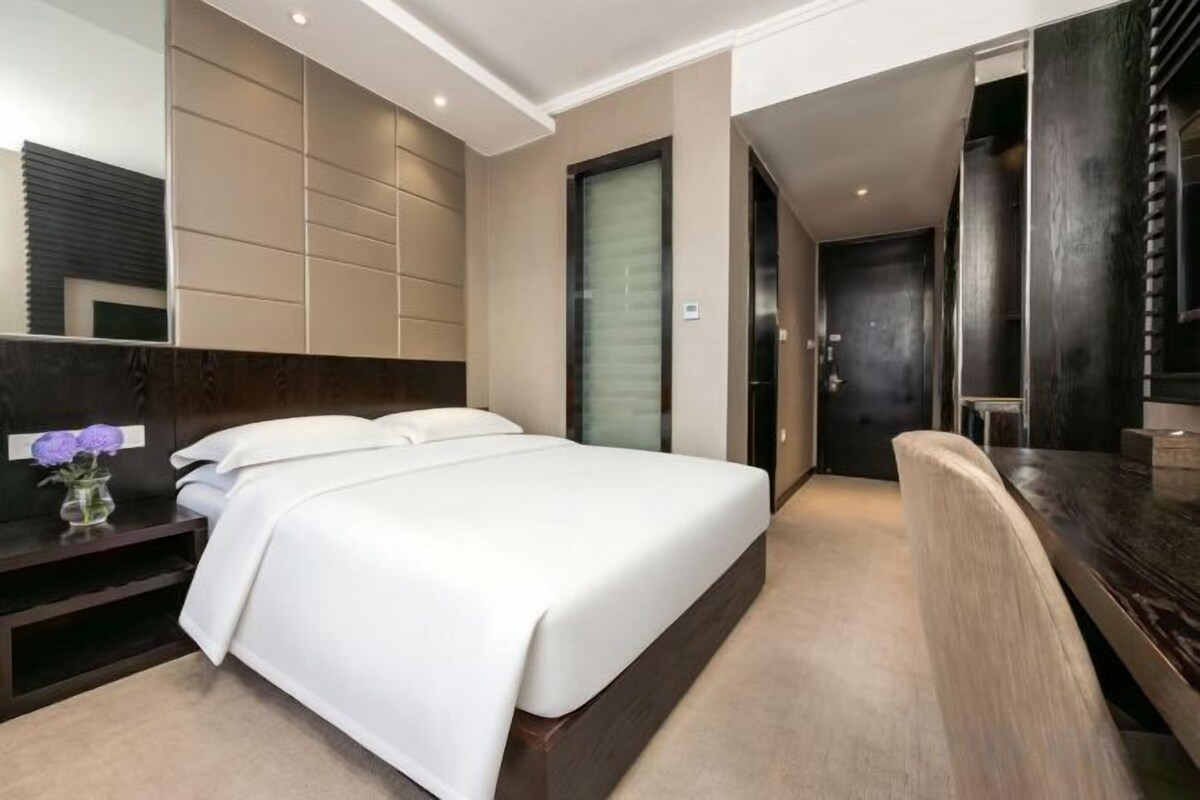 Selected Queen Room