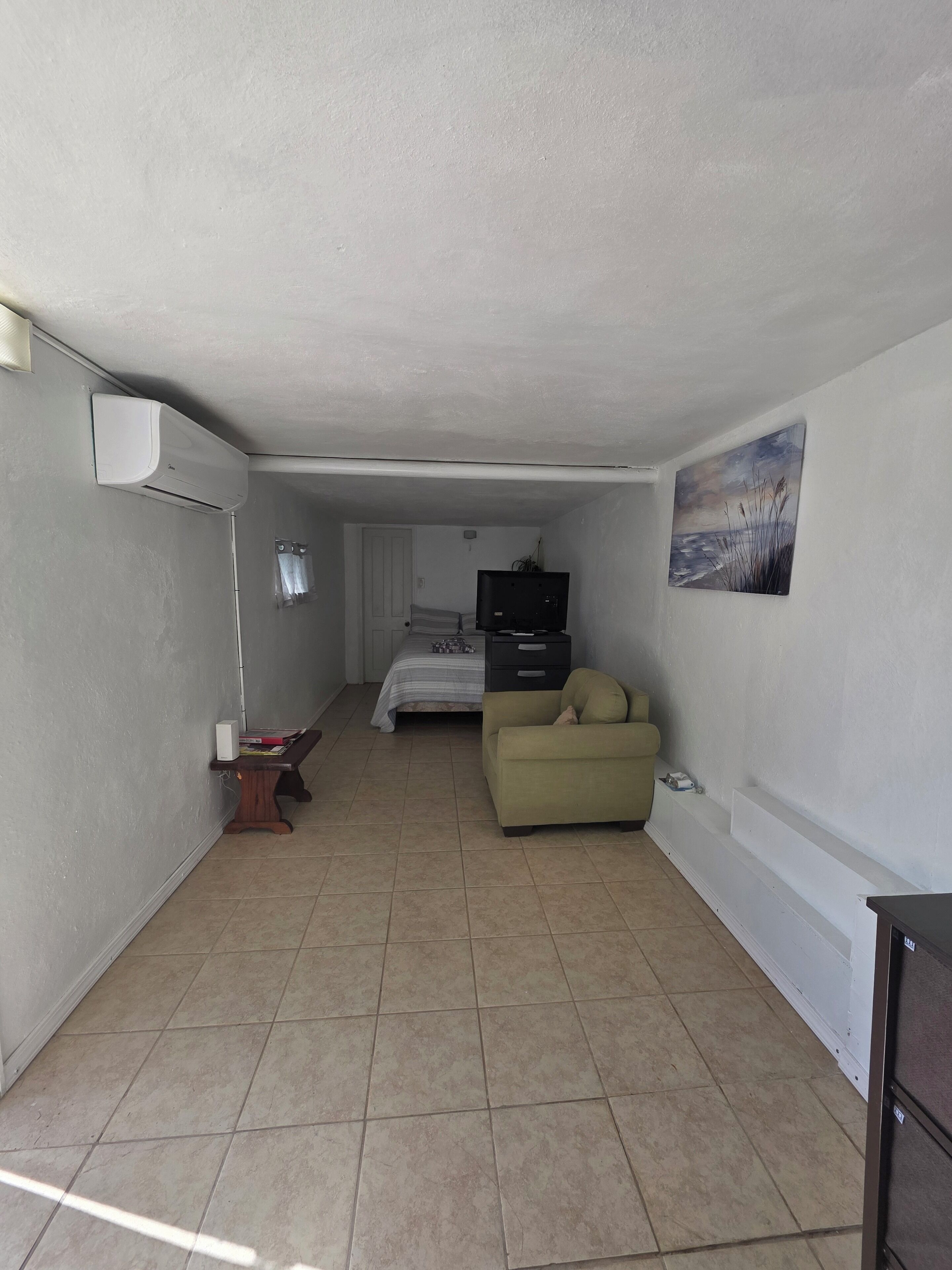 1 slaapkamer, een strijkplank/strijkijzer, gratis wifi, beddengoed