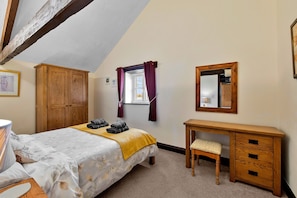 4 bedrooms, iron/ironing board - Chalet in Devon Near Tarka Trail & Fishing Lakes (Holsworthy)