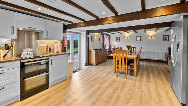 Unclassified image, 1 of 39, button - Chalet in Devon Near Tarka Trail & Fishing Lakes (Holsworthy)