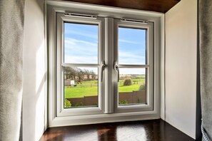 Cottage | Interior - Chalet in Devon Near Tarka Trail & Fishing Lakes (Holsworthy)