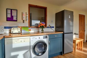 Cottage | Private kitchen - Cornish Cottage Near Beach, No Deposit (Penzance)