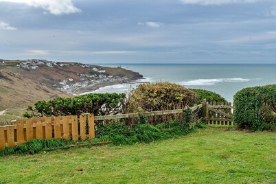 Cornish Cottage Near Beach, No Deposit