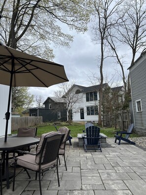 Outdoor dining - Walk to Track & Broadway | King Suite + Outdoor Dining & Fire Pit (Saratoga Springs)