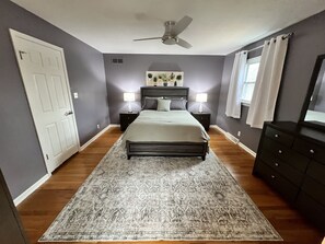 2 Schlafzimmer, Schreibtisch, Bügeleisen/Bügelbrett, kostenloses WLAN