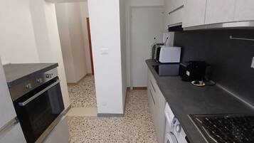 Frigorifero, forno, lavastoviglie