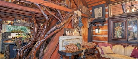 المنشأة من الداخل