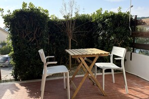 تناول الطعام بالخارج