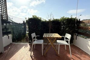 Outdoor dining - M419 – Marcelli, one bedroom apartment eith terrace and air conditioning (Marcelli)