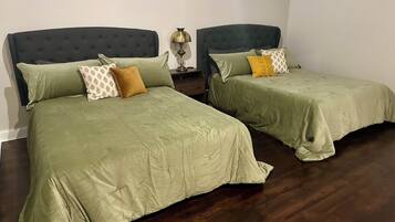 1 bedroom, free WiFi, bed sheets