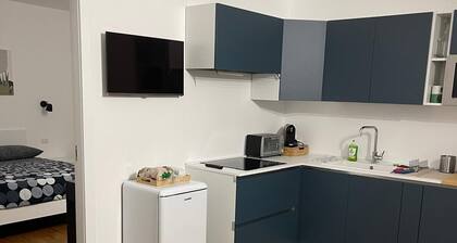 At the Seventh Kilometer - Casa Cielo, nestled in the green Apulian countryside