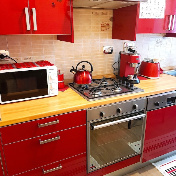 Fridge, microwave, oven, dishwasher