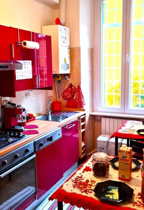 Køleskab, mikrobølgeovn, ovn, opvaskemaskine