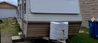 2-bedroom 1985 Yellowstone min from Indianapolis motor speedway and airport.