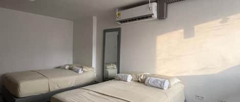 1 habitación, escritorio, wifi gratis y ropa de cama