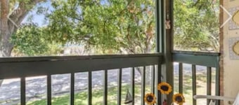 Long term -Cozy Home  2BR 1.5B by Space Center