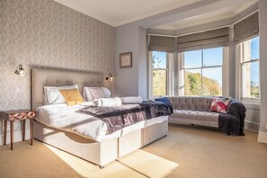 8 bedrooms, iron/ironing board, travel cot, Internet