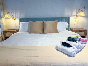 4 chambres, fer et planche à repasser, lit parapluie, Wi-Fi gratuit