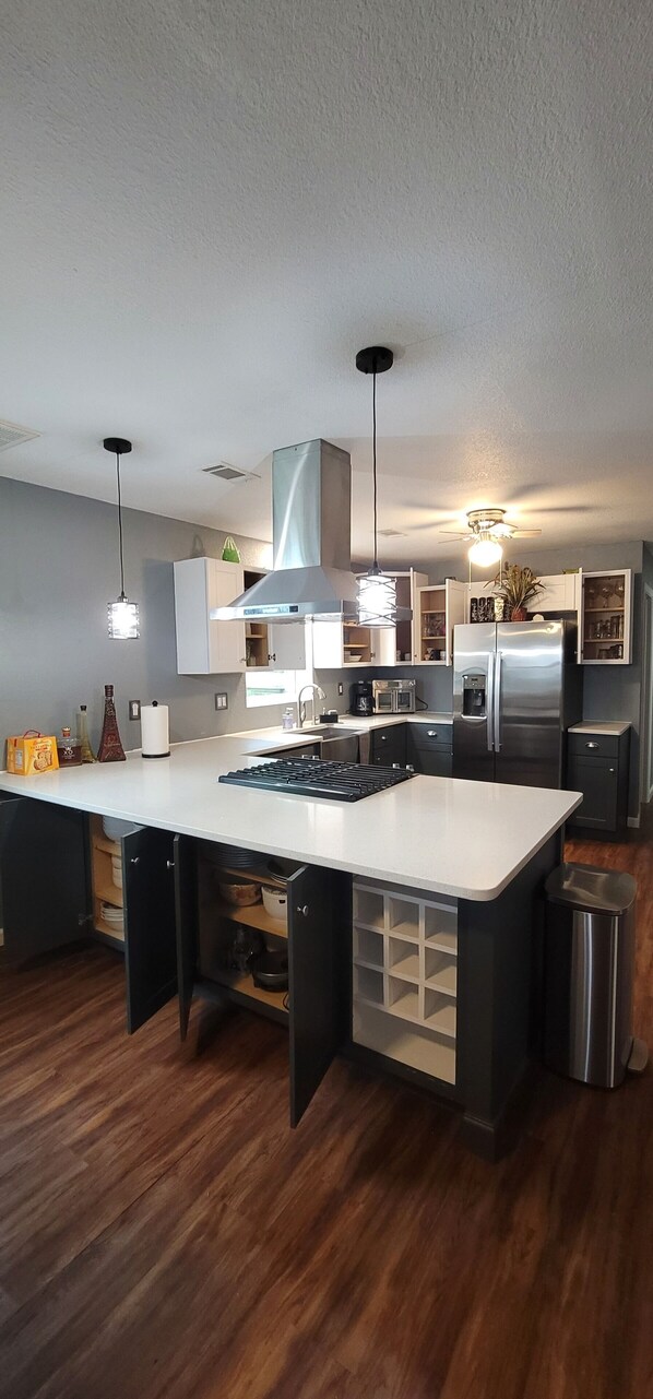 Fridge, microwave, oven, stovetop