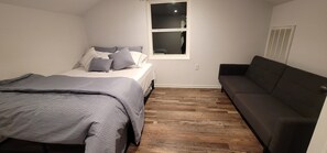 4 chambres, fer et planche à repasser, Wi-Fi, draps fournis
