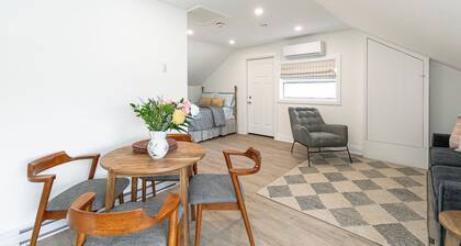 Studio Apartment Downtown Barrie