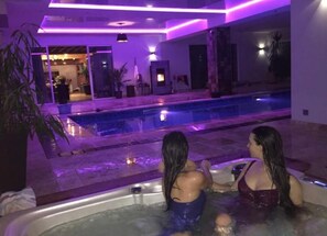 Piscina coberta i piscina climatitzada