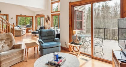 Hidden Creek Hideaway: Sun, Sauna & Game Nights â Hidden Creek Has It All