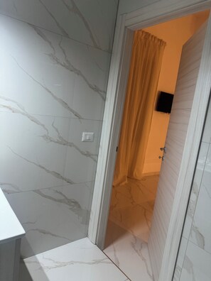 Interior - Vacation home in the heart of Naples newly renovated 2 bedrooms and 2 bathrooms (Napoli)