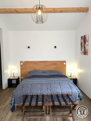4 chambres, fer et planche à repasser, lit parapluie, Wi-Fi gratuit