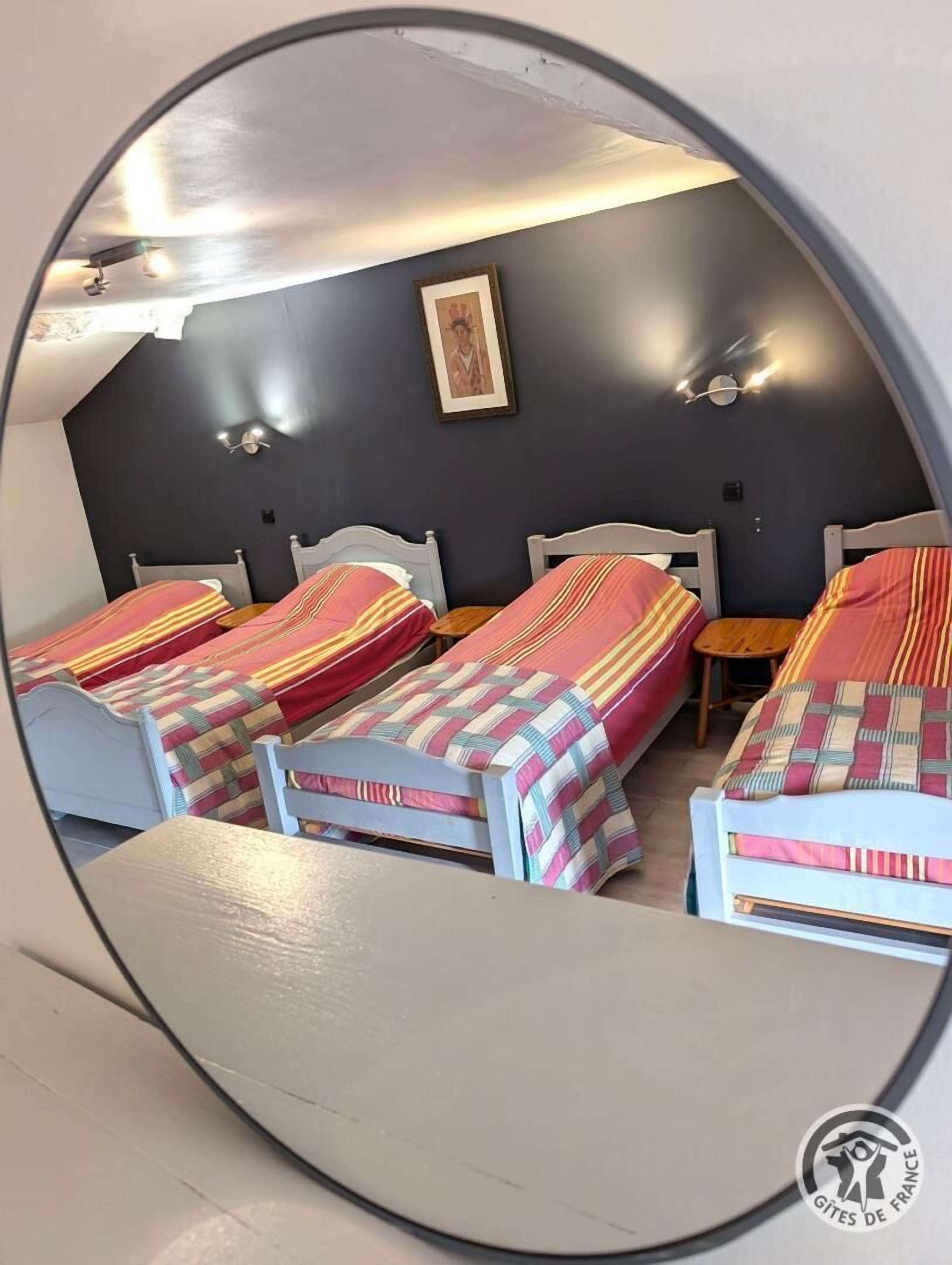 4 chambres, fer et planche à repasser, lit parapluie, Wi-Fi gratuit