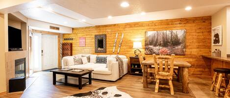 Smart TV, fireplace