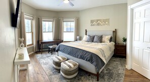 3 bedrooms, in-room safe, desk, iron/ironing board