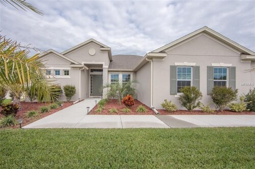 Charming 2-bedroom apartment in house with AC, WiFi included