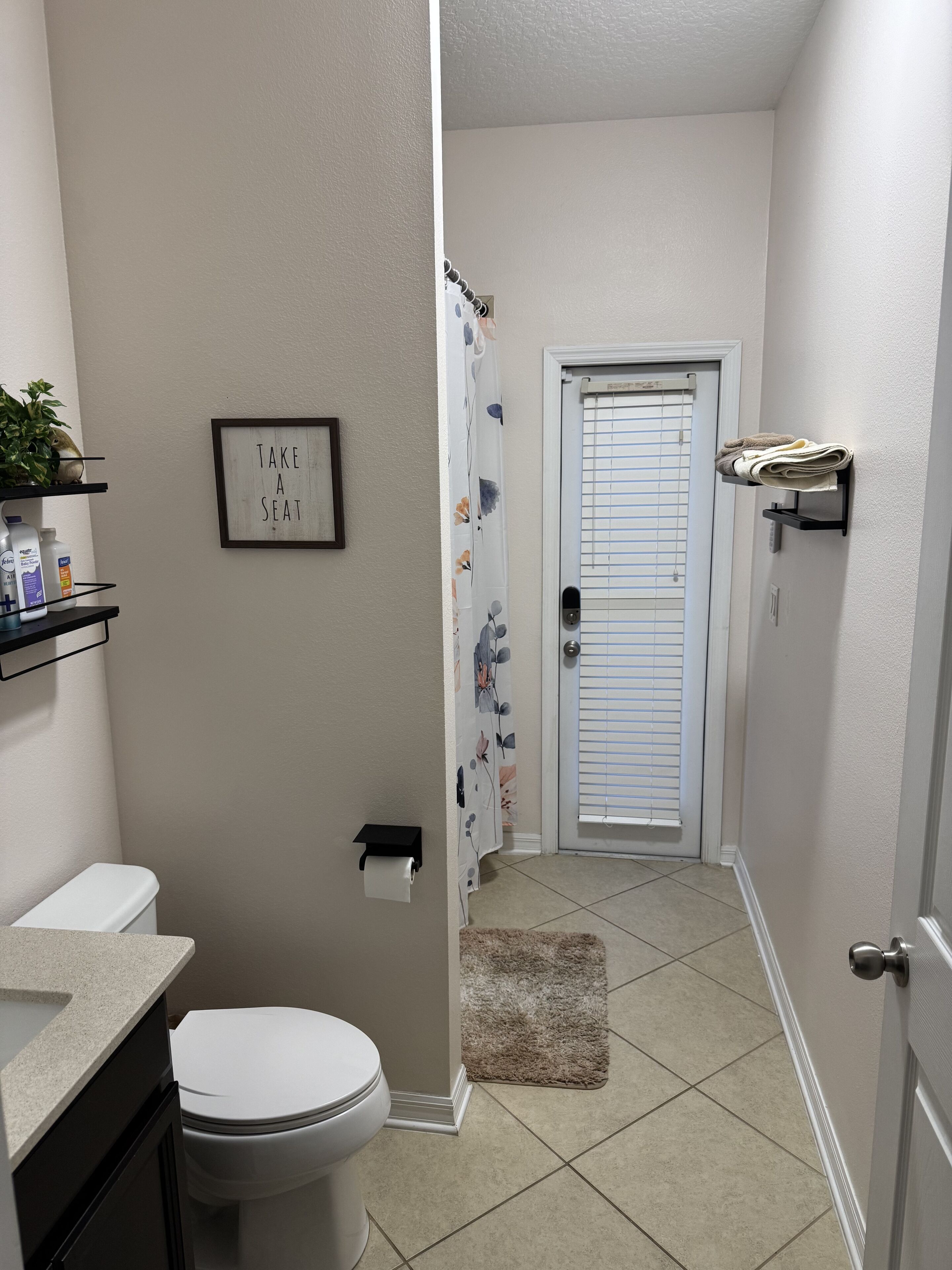 Handtücher, Seife, Shampoo, Toilettenpapier