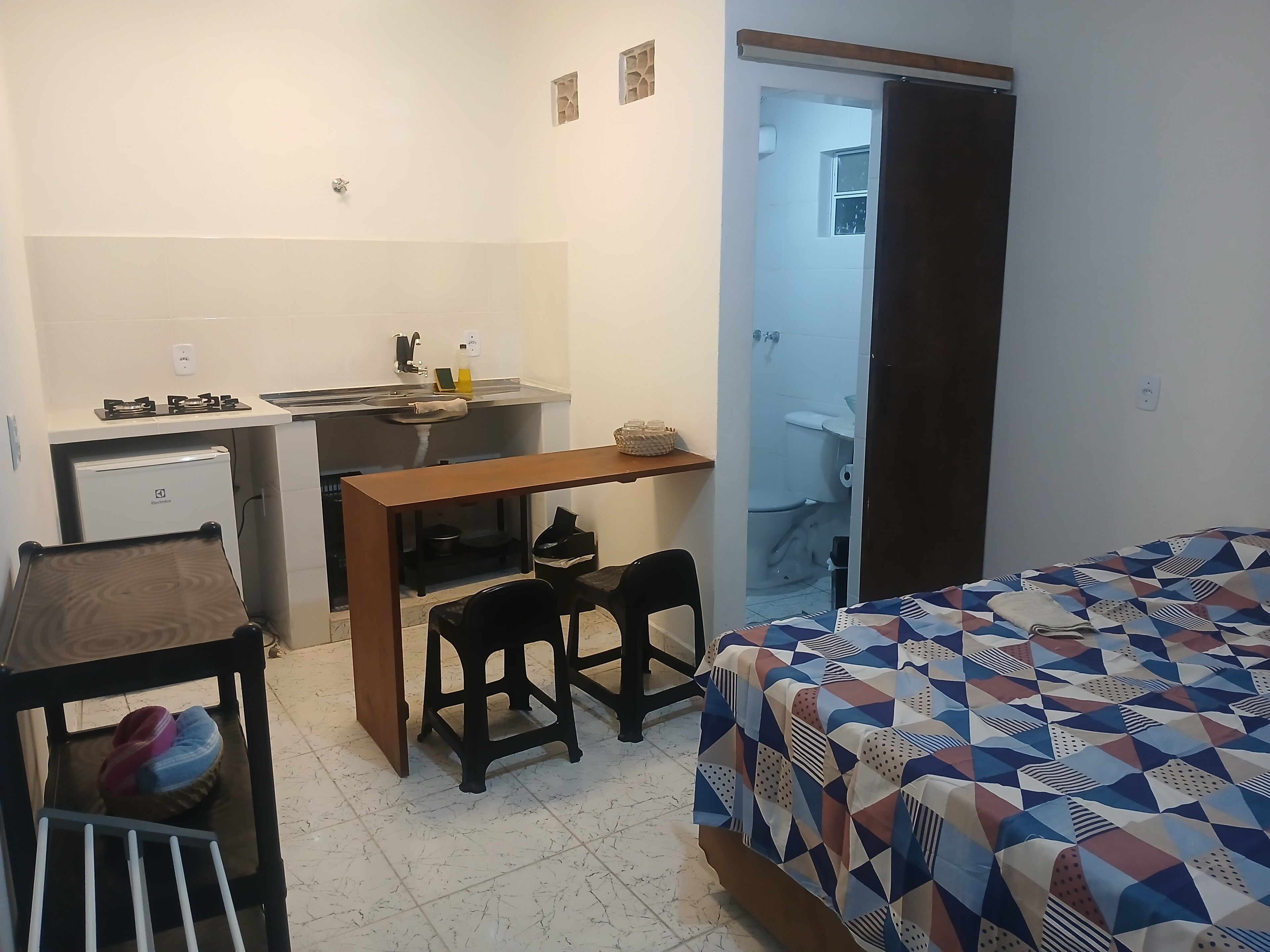 Loft, vista para o jardim | Cozinha privada | Cooktop, talheres/pratos/utensílios de cozinha