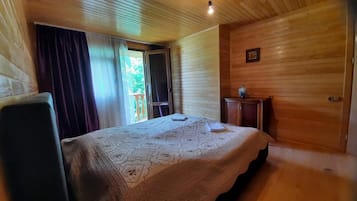 4 bedrooms, iron/ironing board