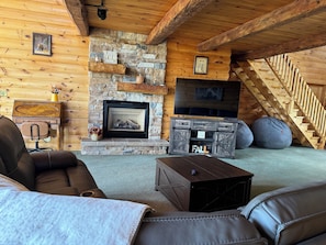 Télévision, cheminée