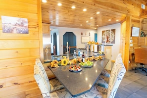 Dining - Private Indoor Pool Hot Tub Pool Table 17 Guests (Lewisburg)