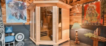 Charming 7-bedroom farmhouse with AC, WiFi in welcoming Honesdale