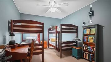 7 bedrooms, WiFi, bed sheets